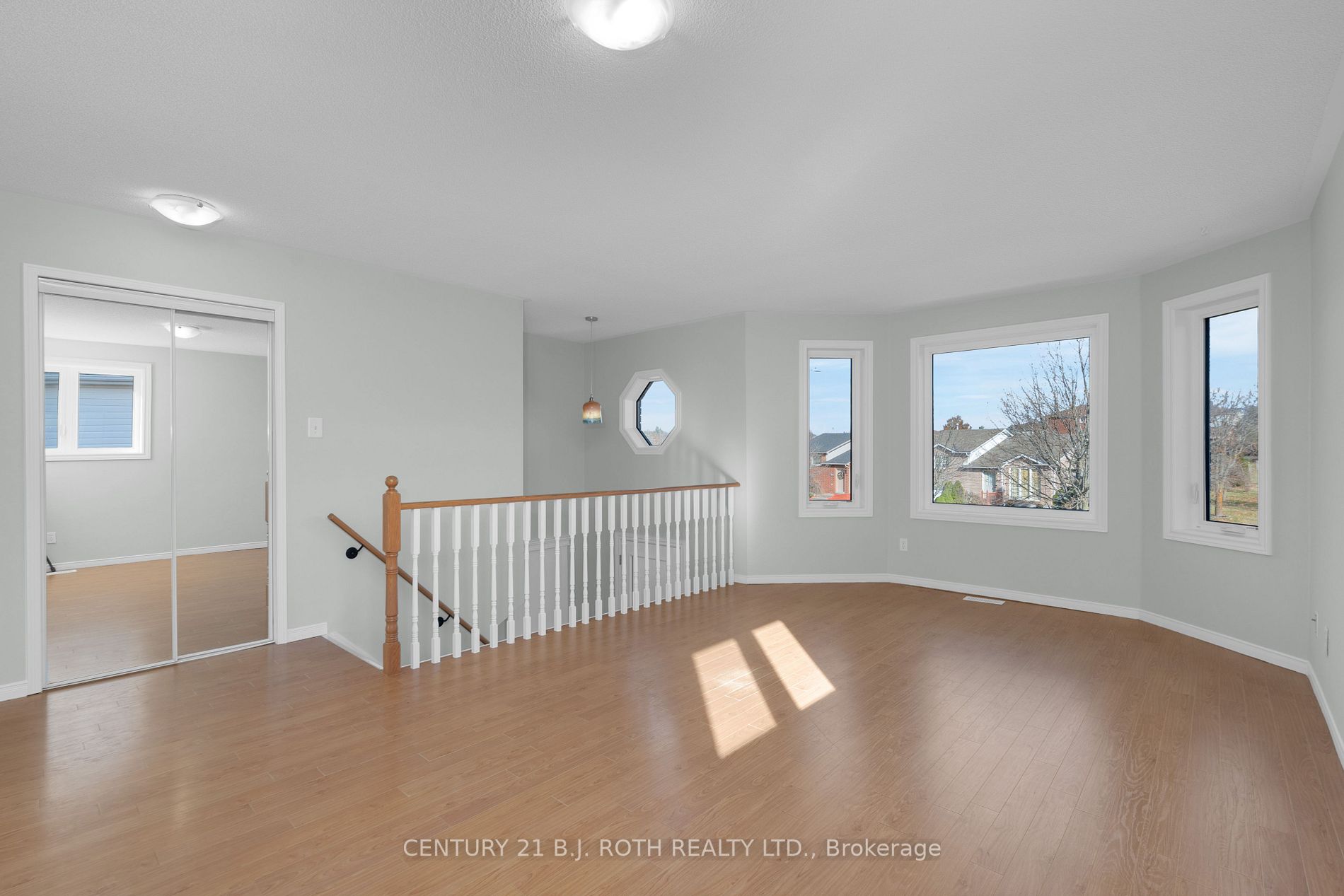 10 Selkirk Cres