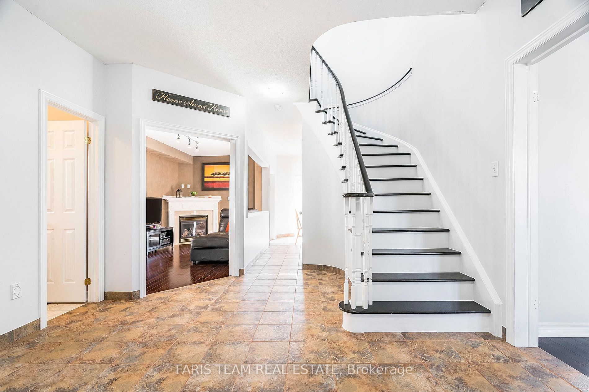 13 Jessica Dr