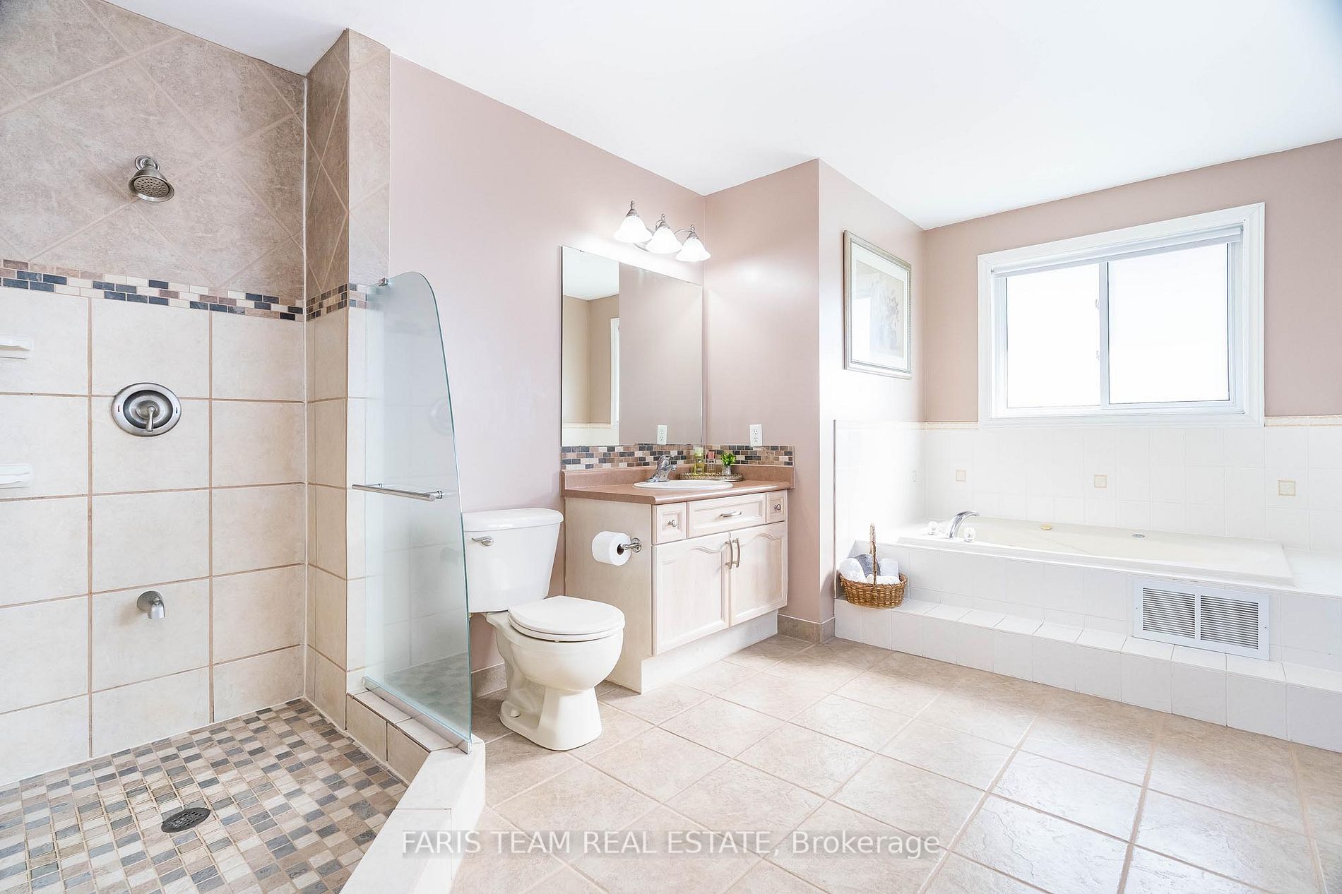 13 Jessica Dr
