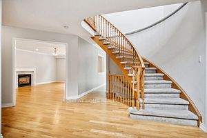 113 Hurst Dr