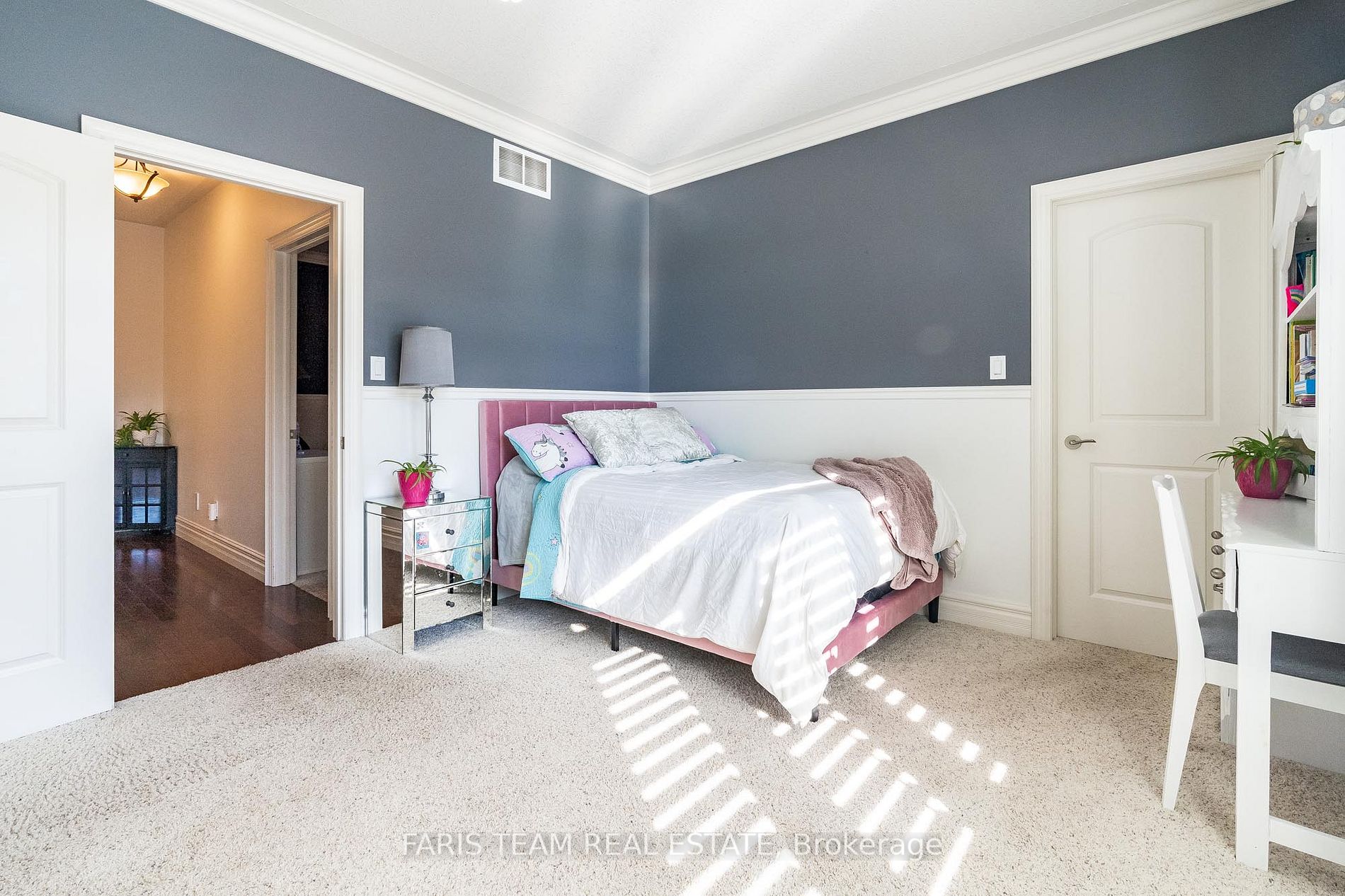 25 Red Oak Cres