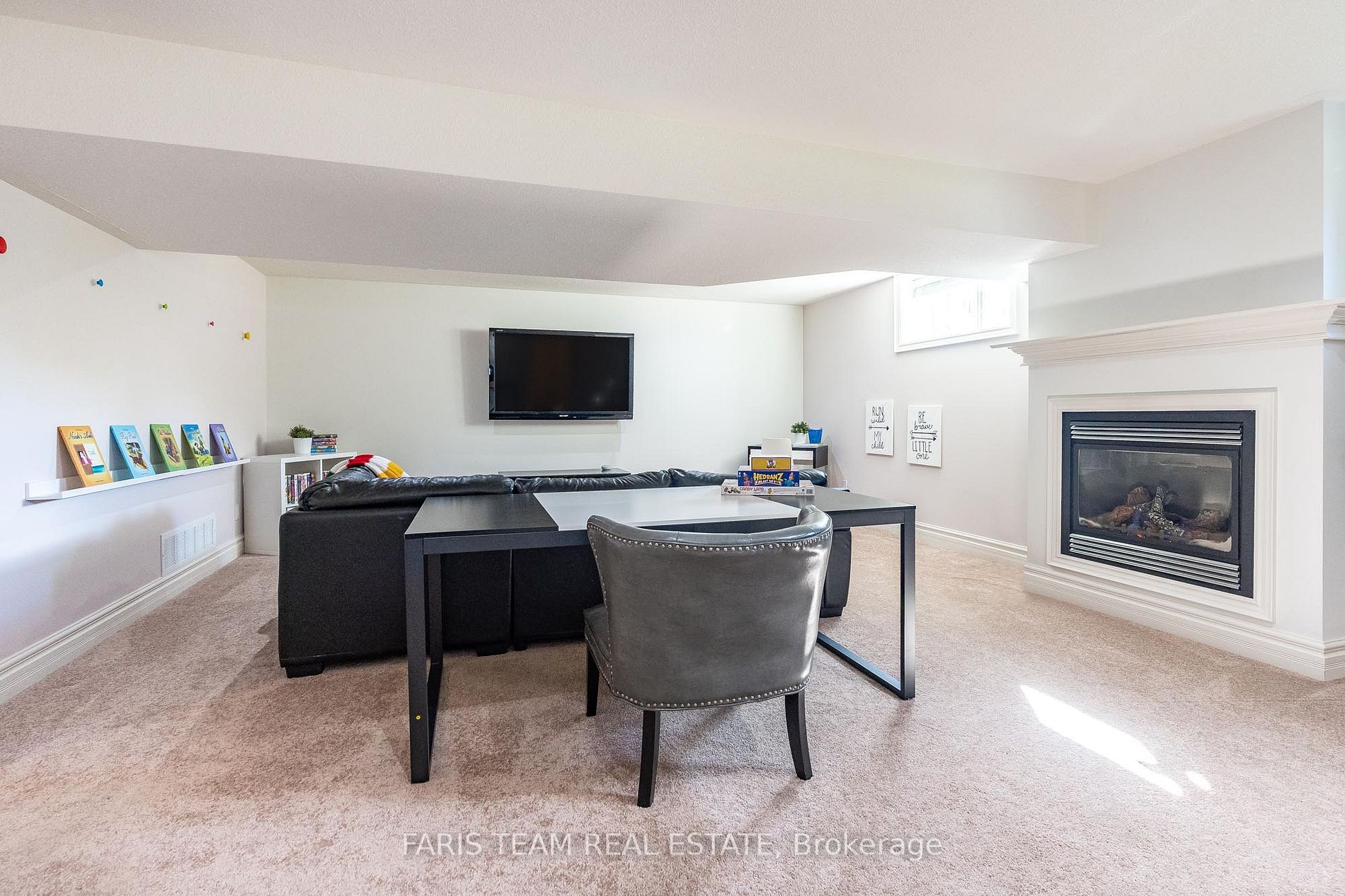 25 Red Oak Cres