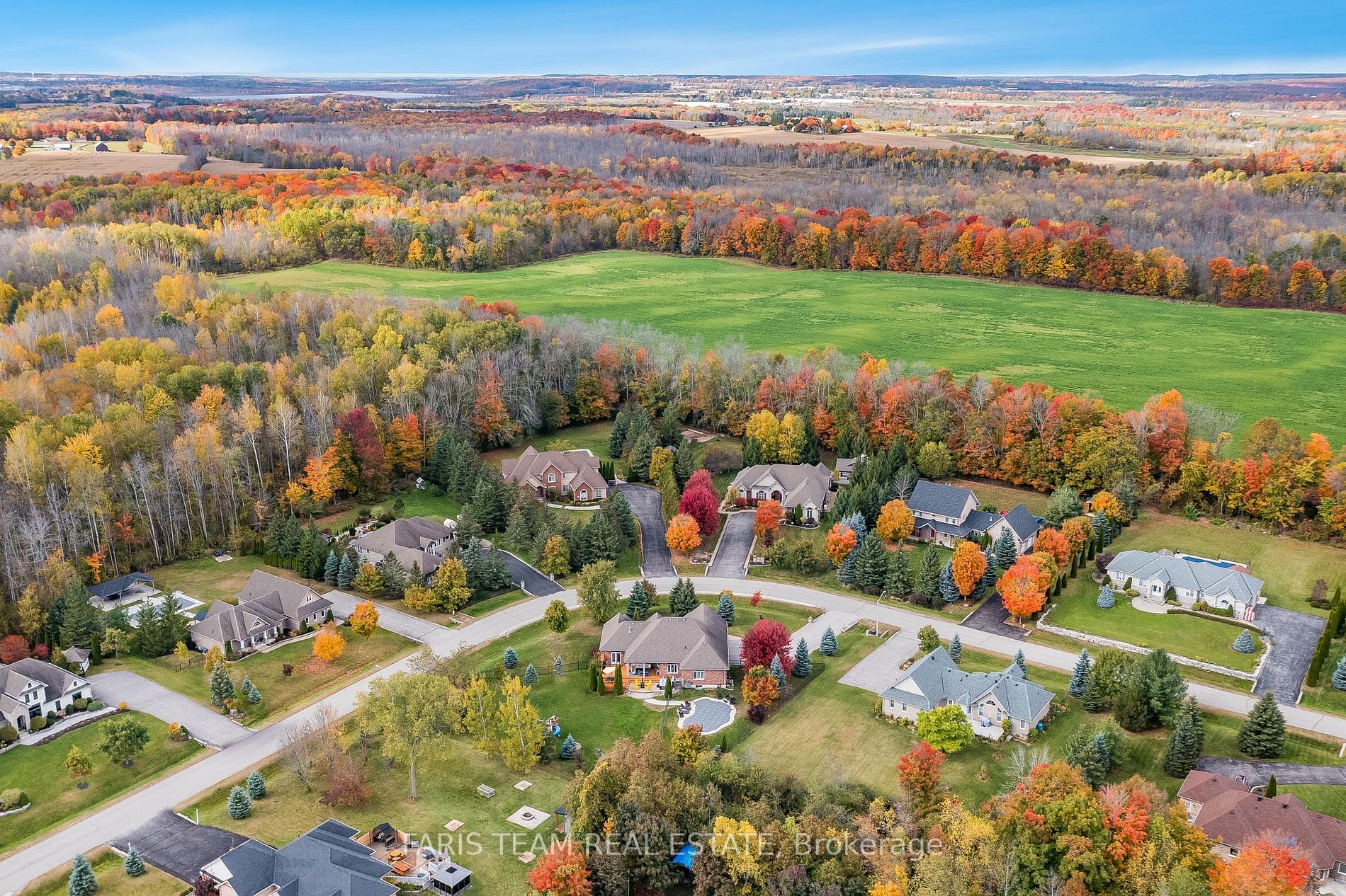 25 Red Oak Cres