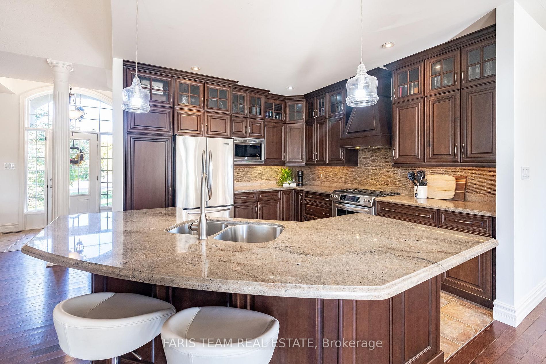 25 Red Oak Cres