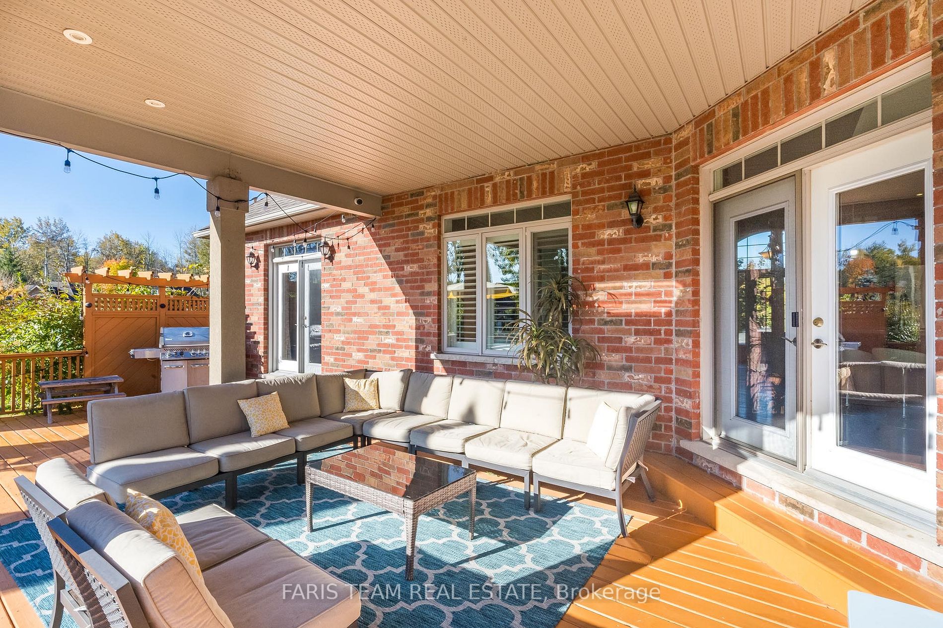 25 Red Oak Cres