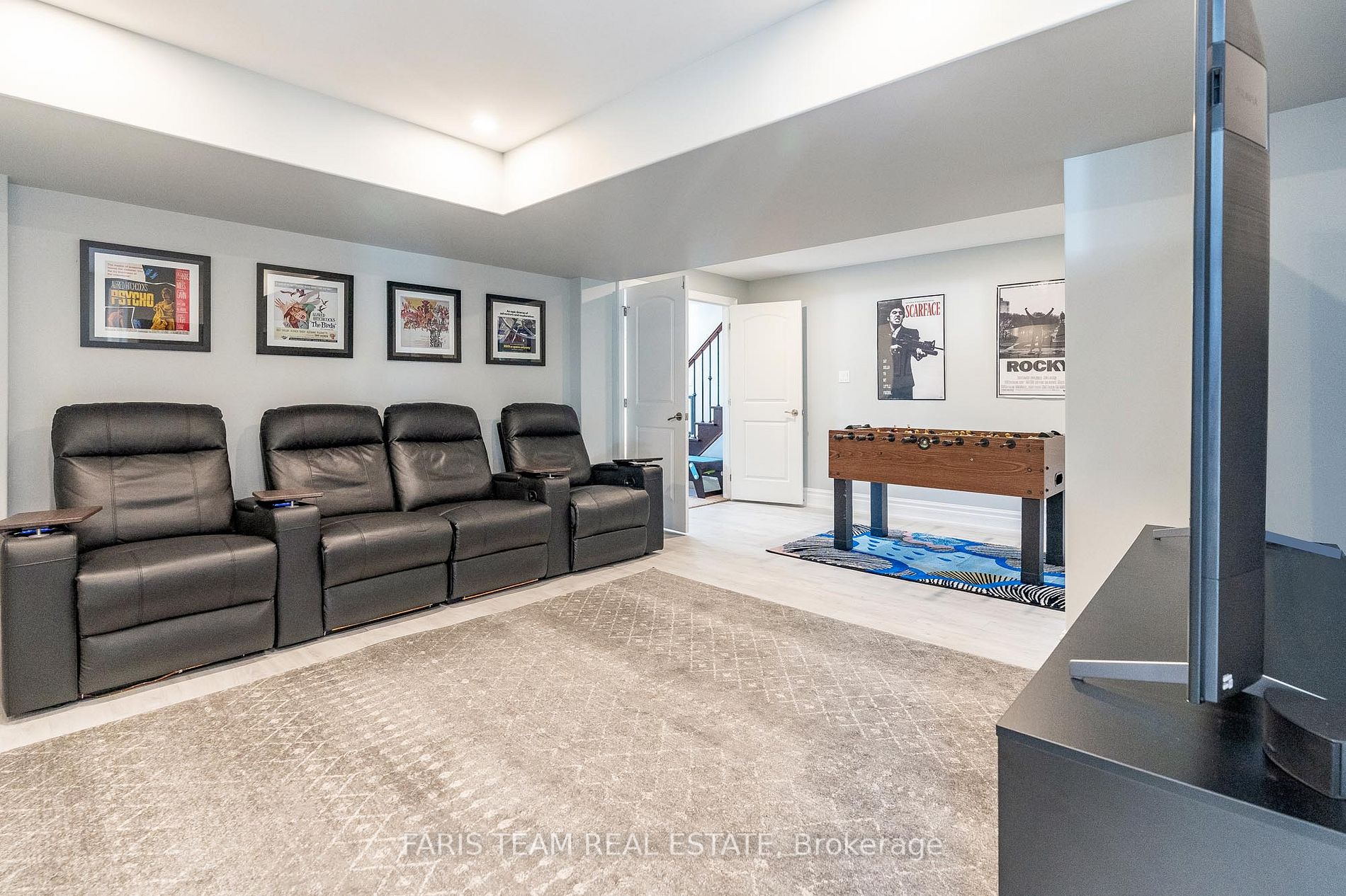 25 Red Oak Cres