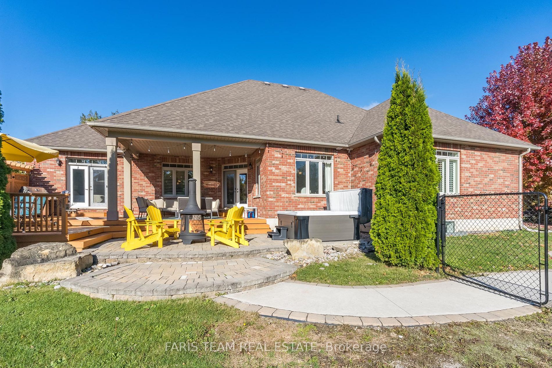 25 Red Oak Cres