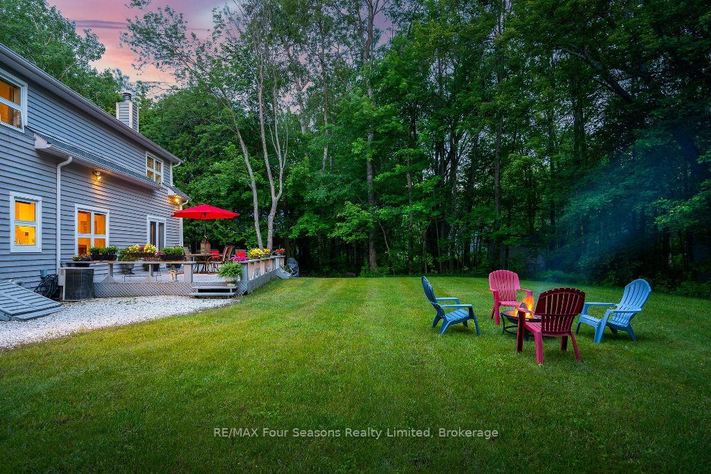 2 Woodview Dr E