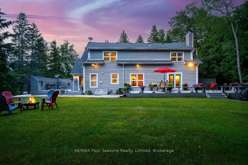 2 Woodview Dr E
