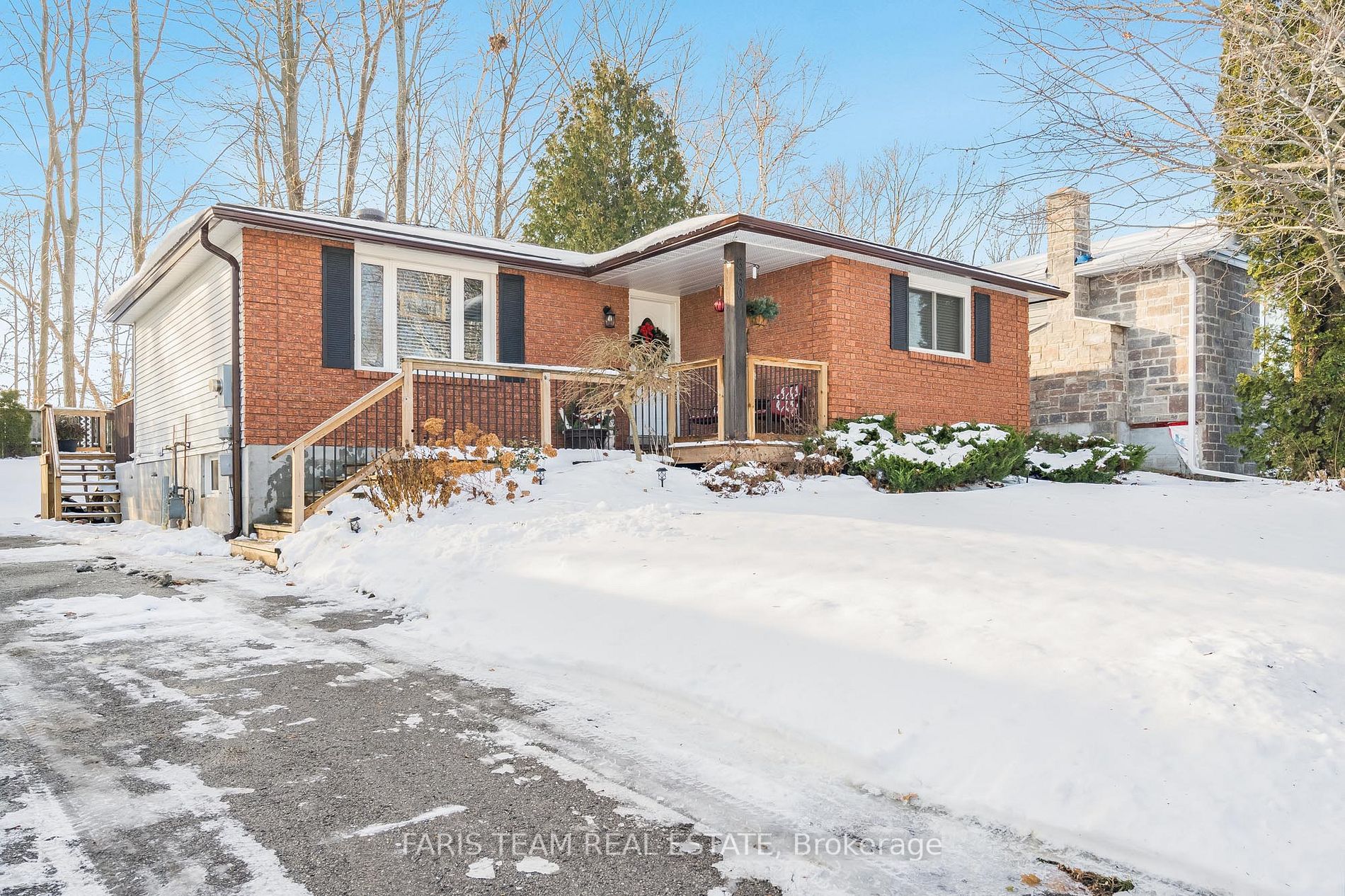 860 Birchwood Dr