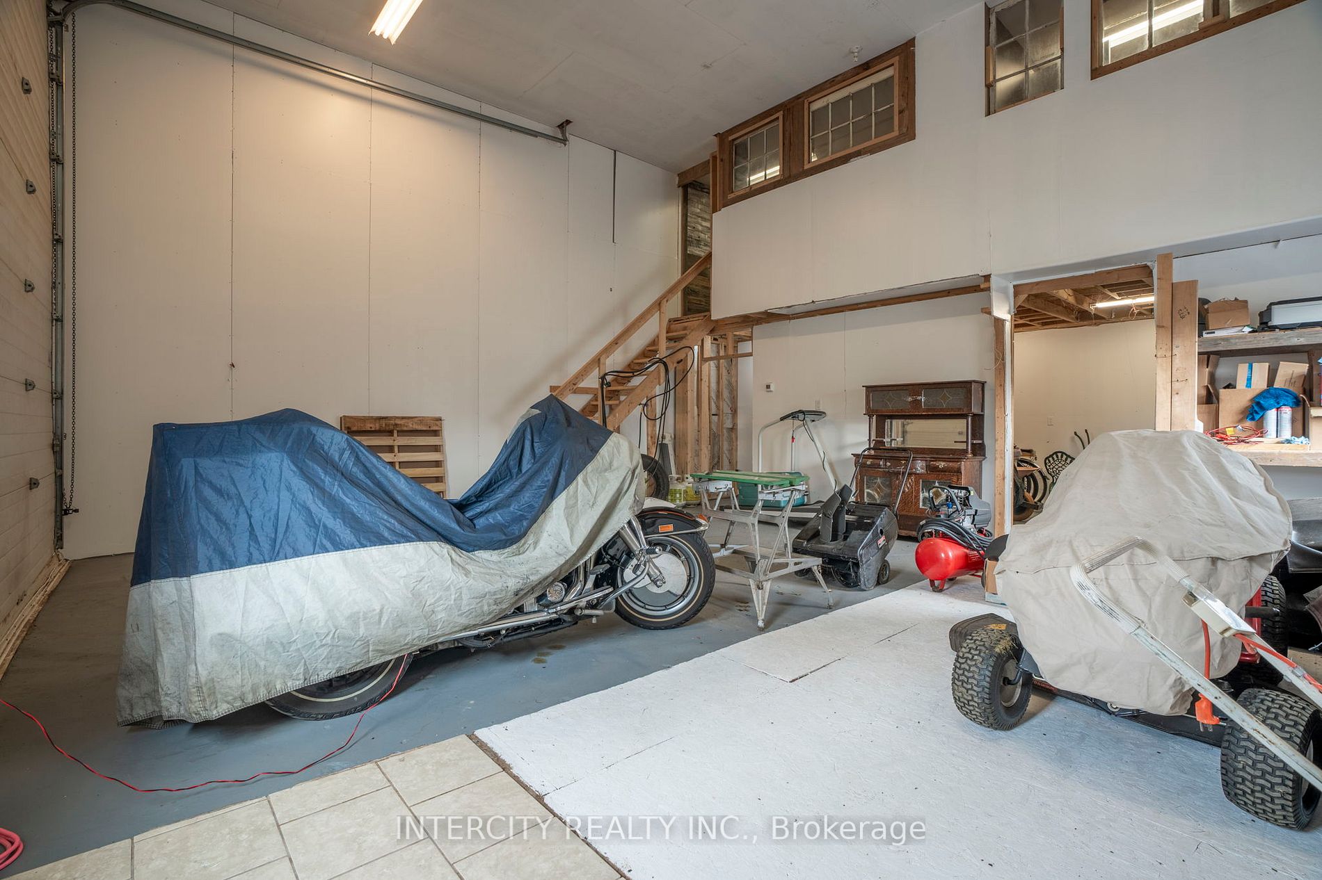 951 Penetanguishene Rd
