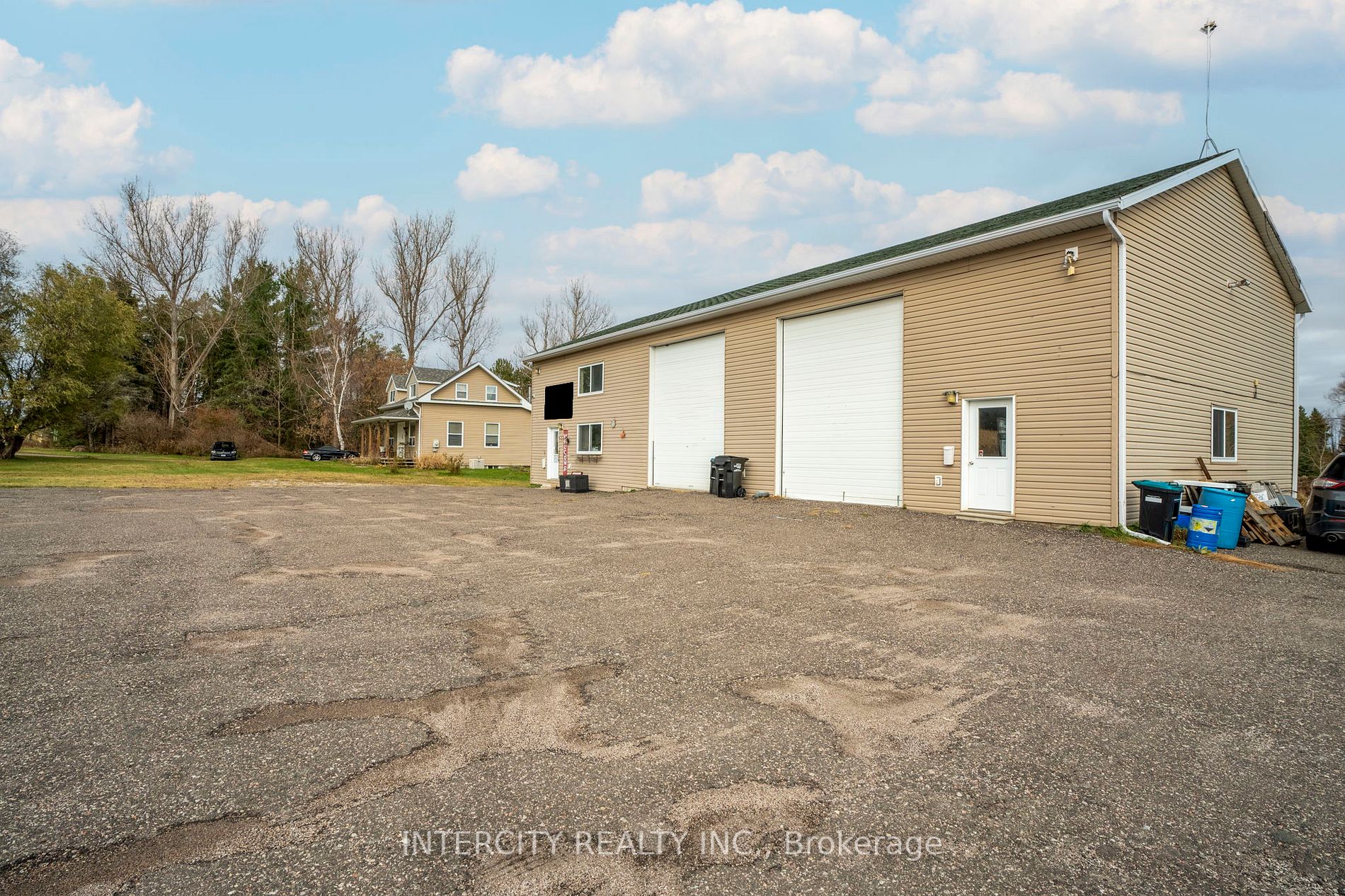 951 Penetanguishene Rd