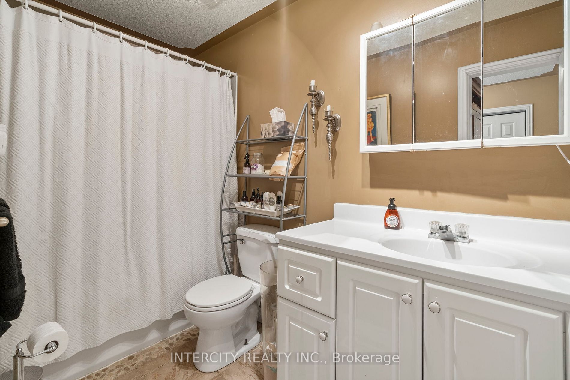 951 Penetanguishene Rd