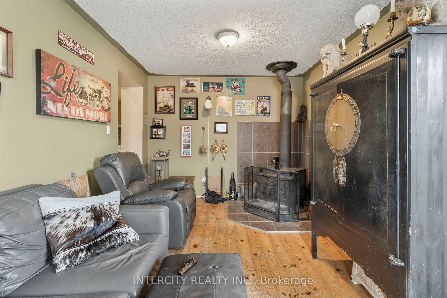 951 Penetanguishene Rd