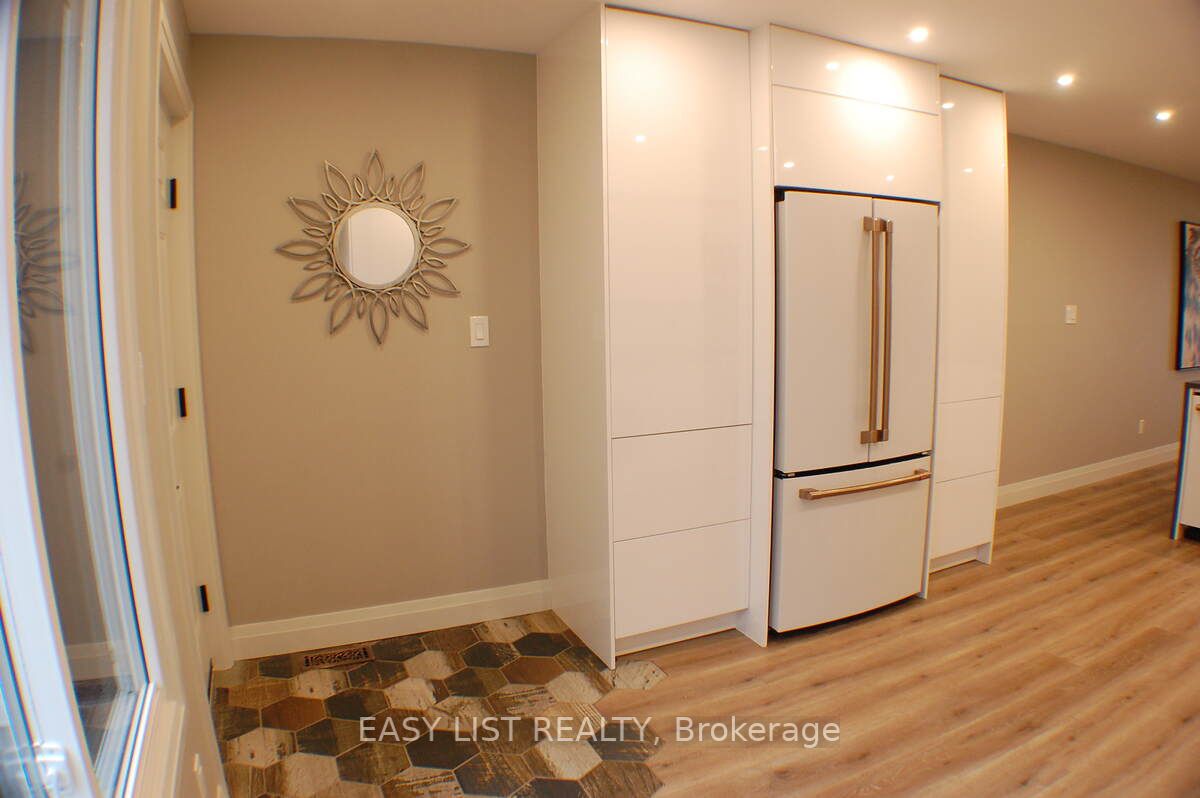 43 Olive Cres, #101