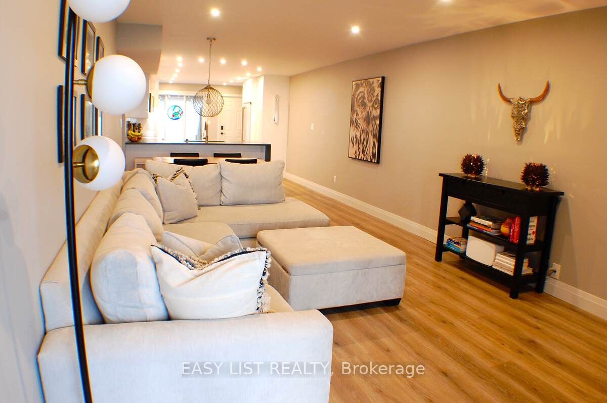 43 Olive Cres, #101