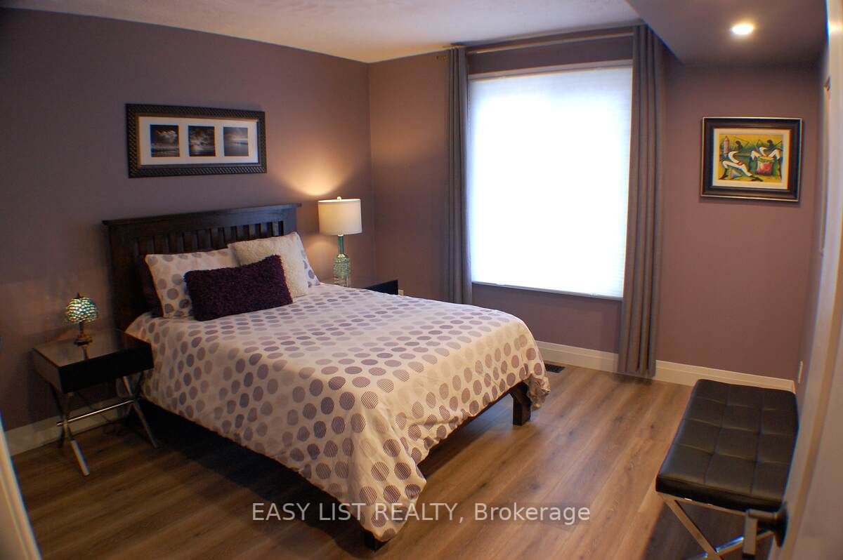43 Olive Cres, #101