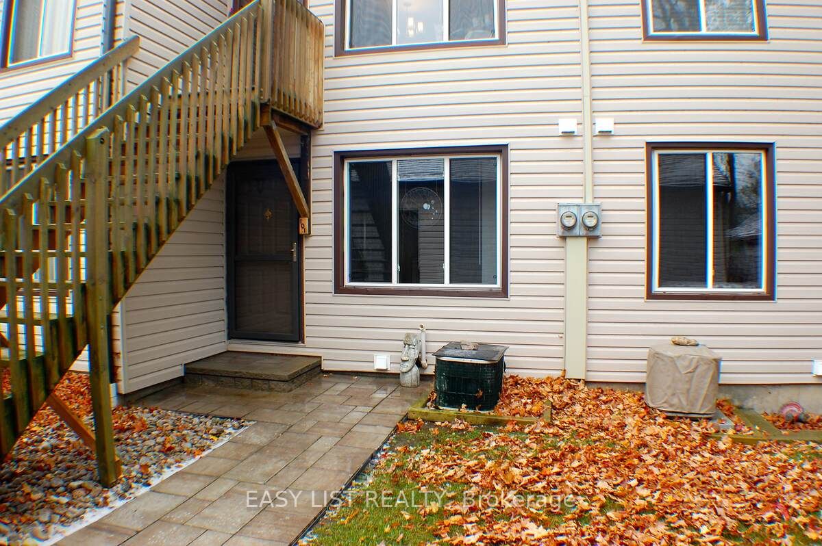 43 Olive Cres, #101