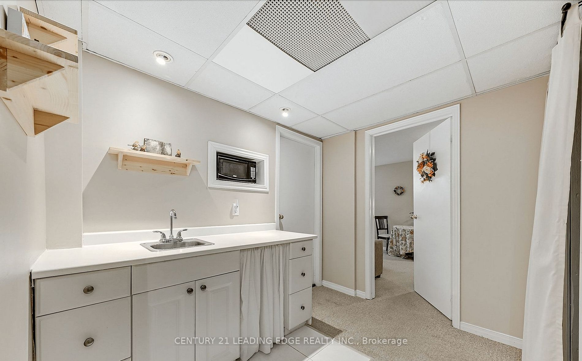 5 Richler Cres
