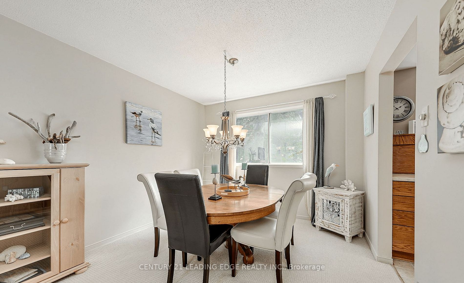5 Richler Cres
