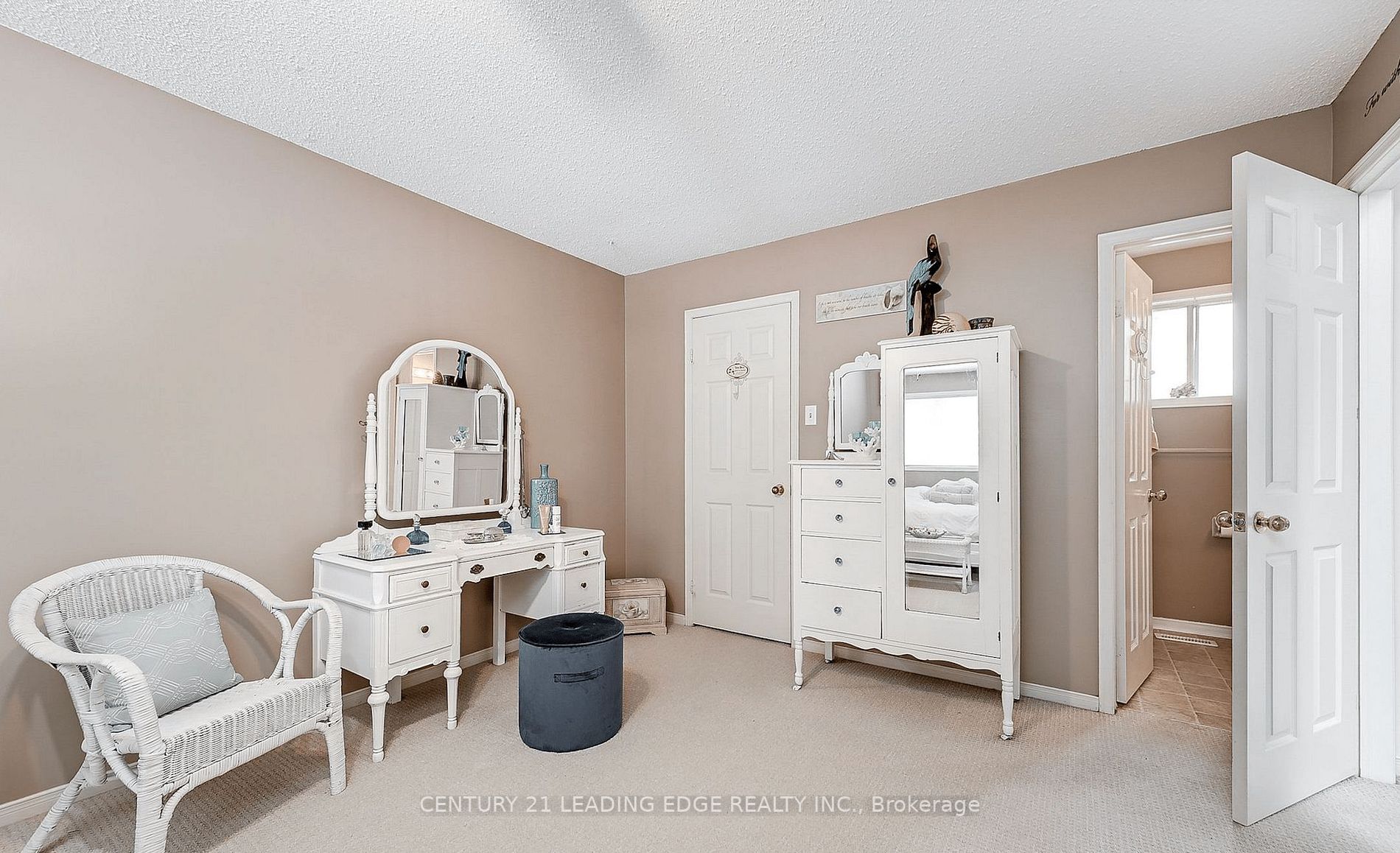 5 Richler Cres