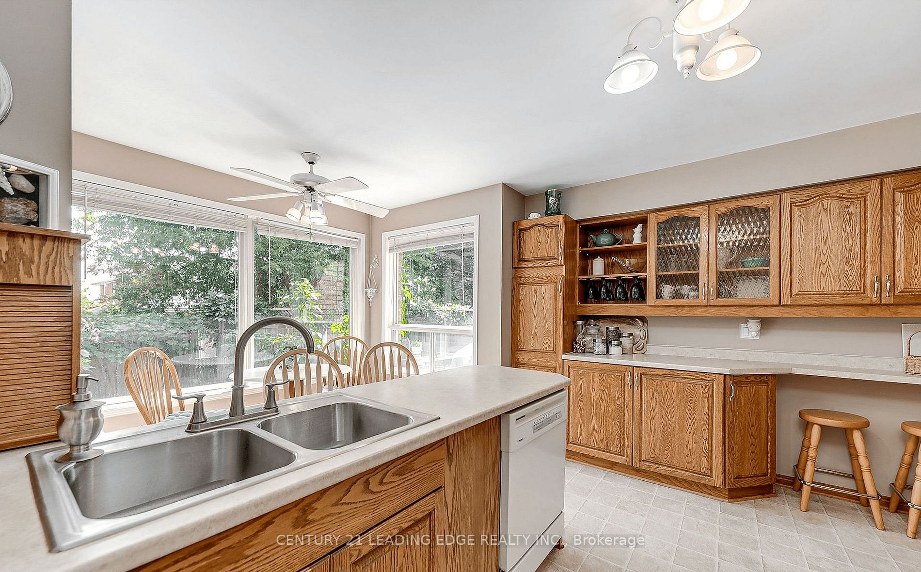5 Richler Cres