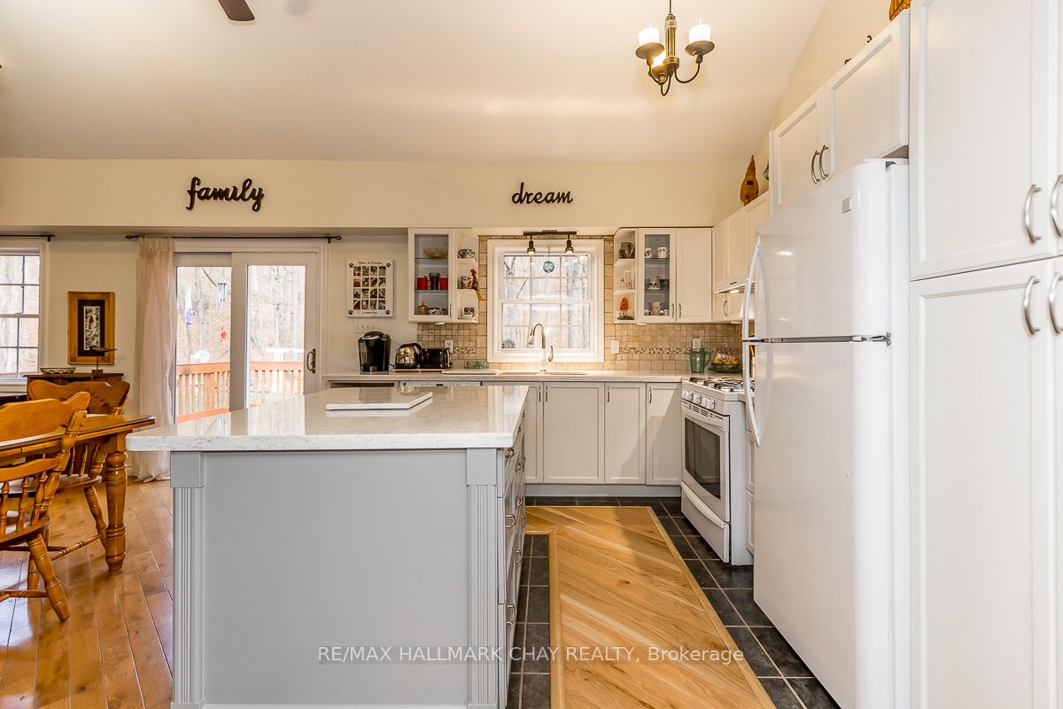 66 Huronwoods Dr