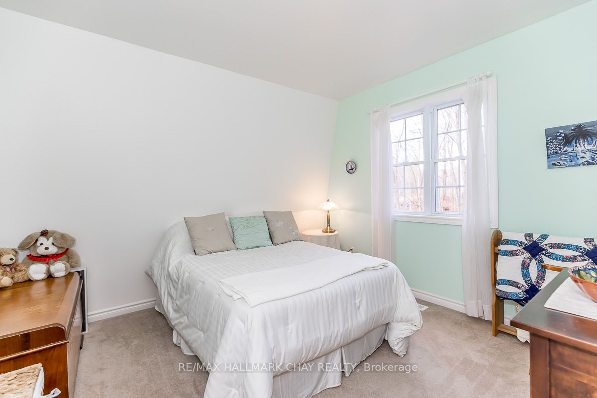 66 Huronwoods Dr