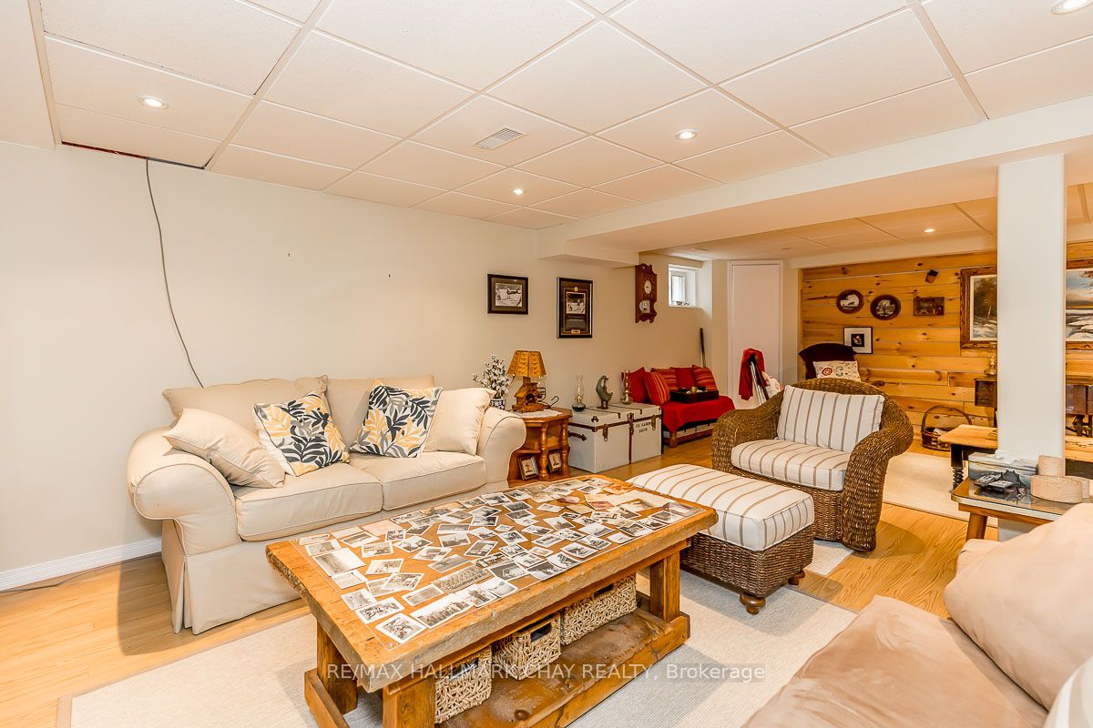 66 Huronwoods Dr