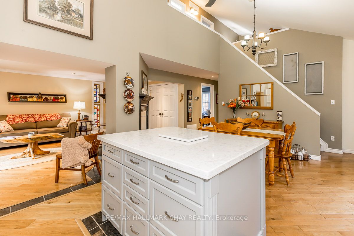 66 Huronwoods Dr