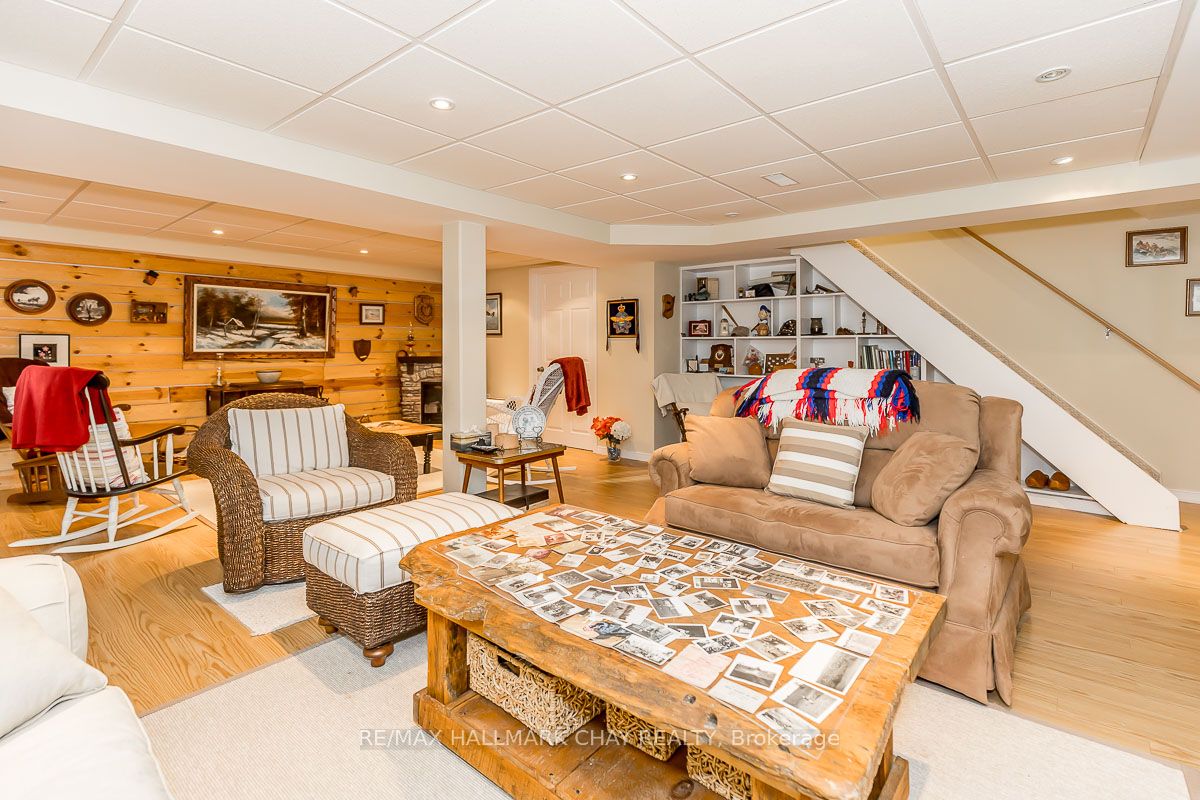 66 Huronwoods Dr