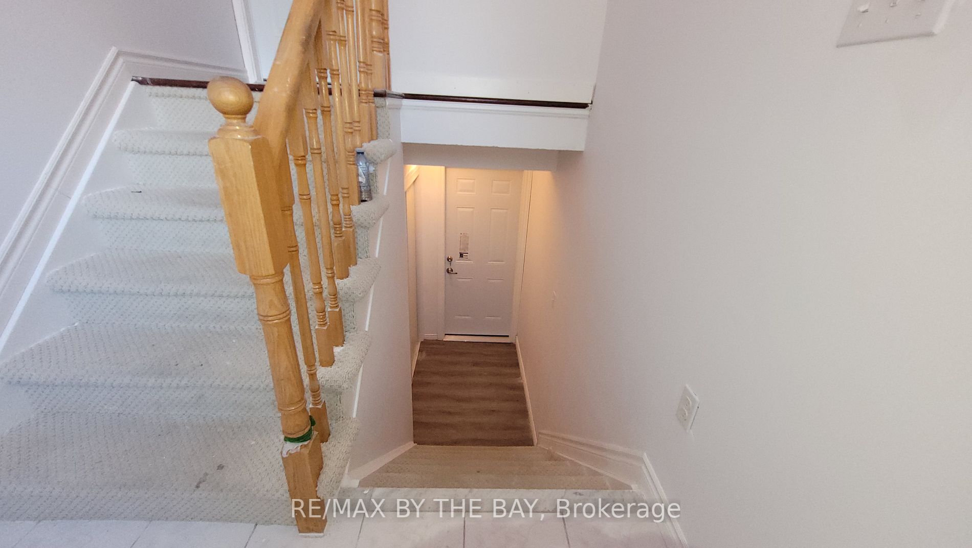 30 Brouwer Cres, #Lower