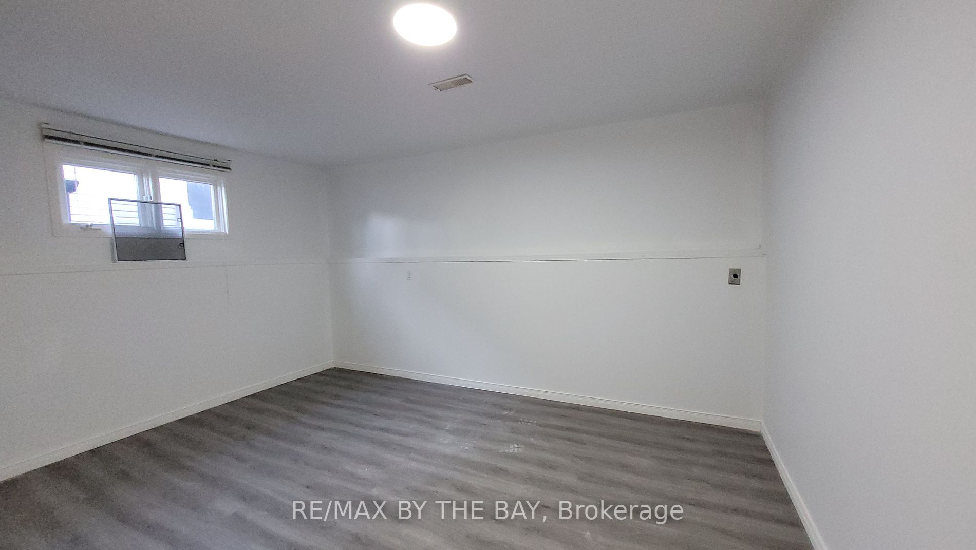 30 Brouwer Cres, #Lower