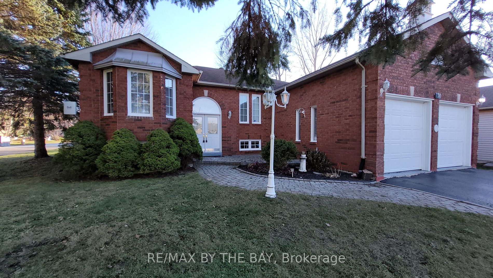 30 Brouwer Cres, #Lower