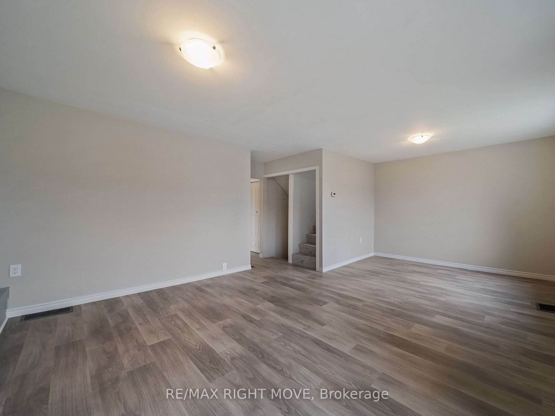 261 James St E