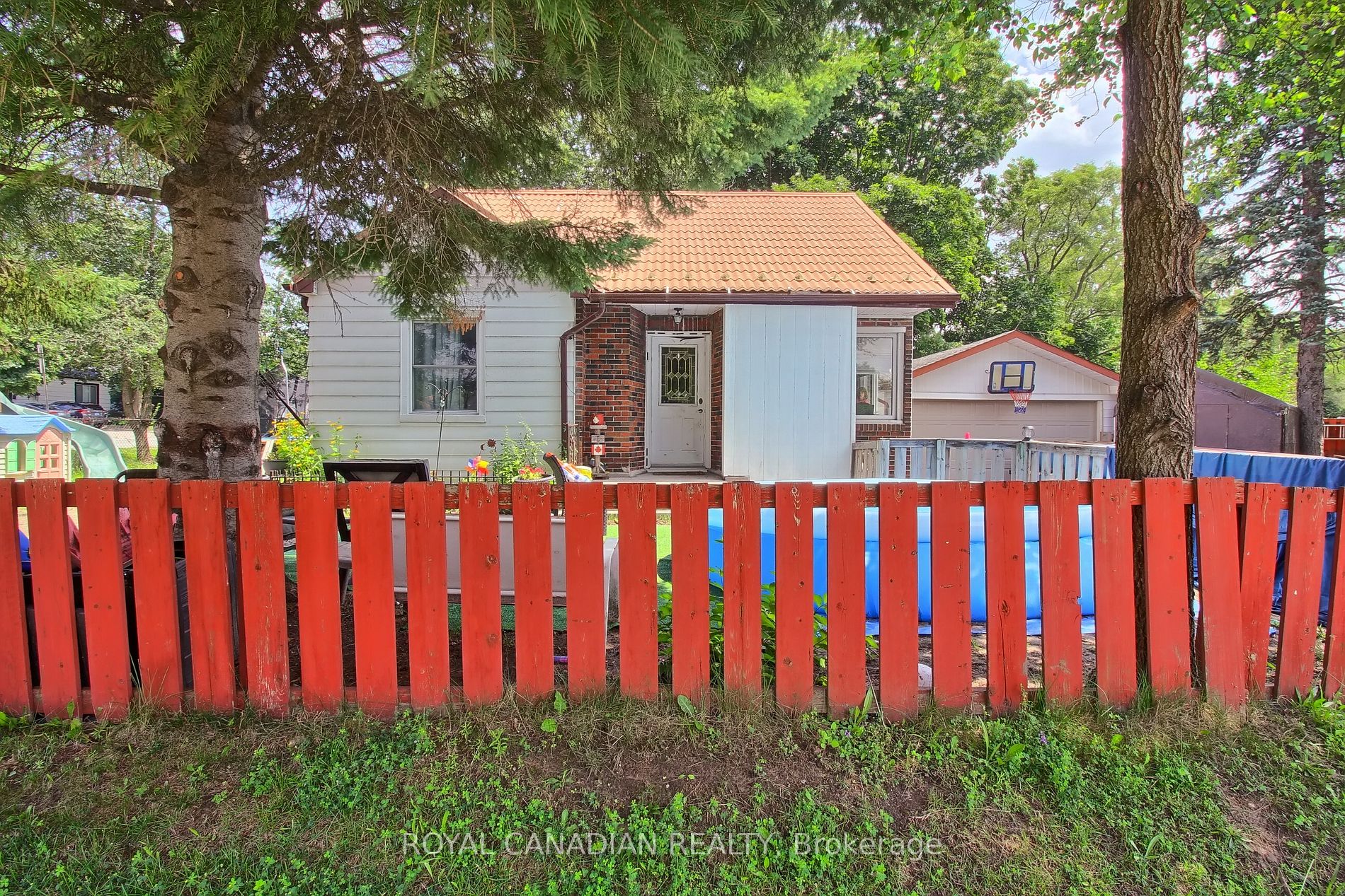 157 Duckworth St