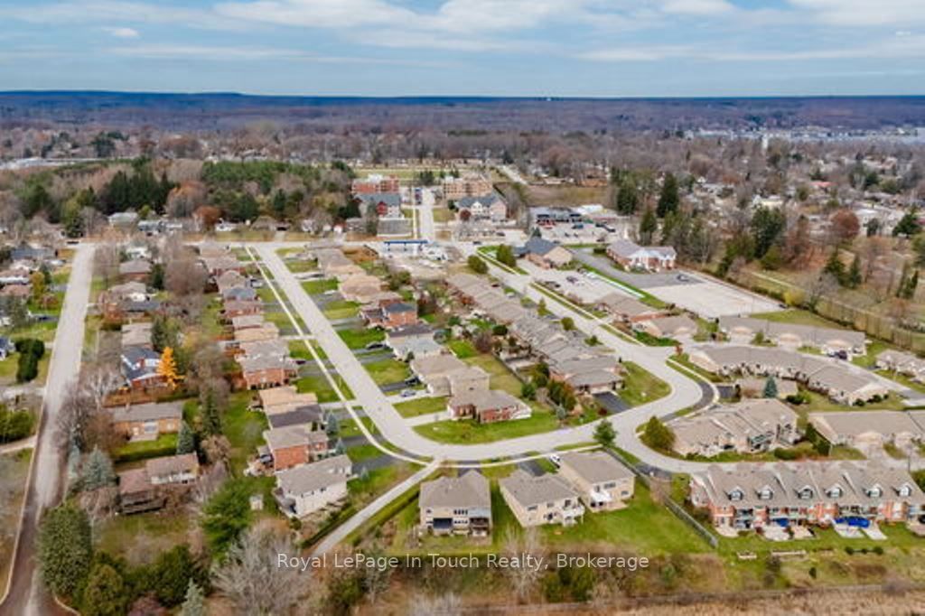 459 Shewfelt Cres