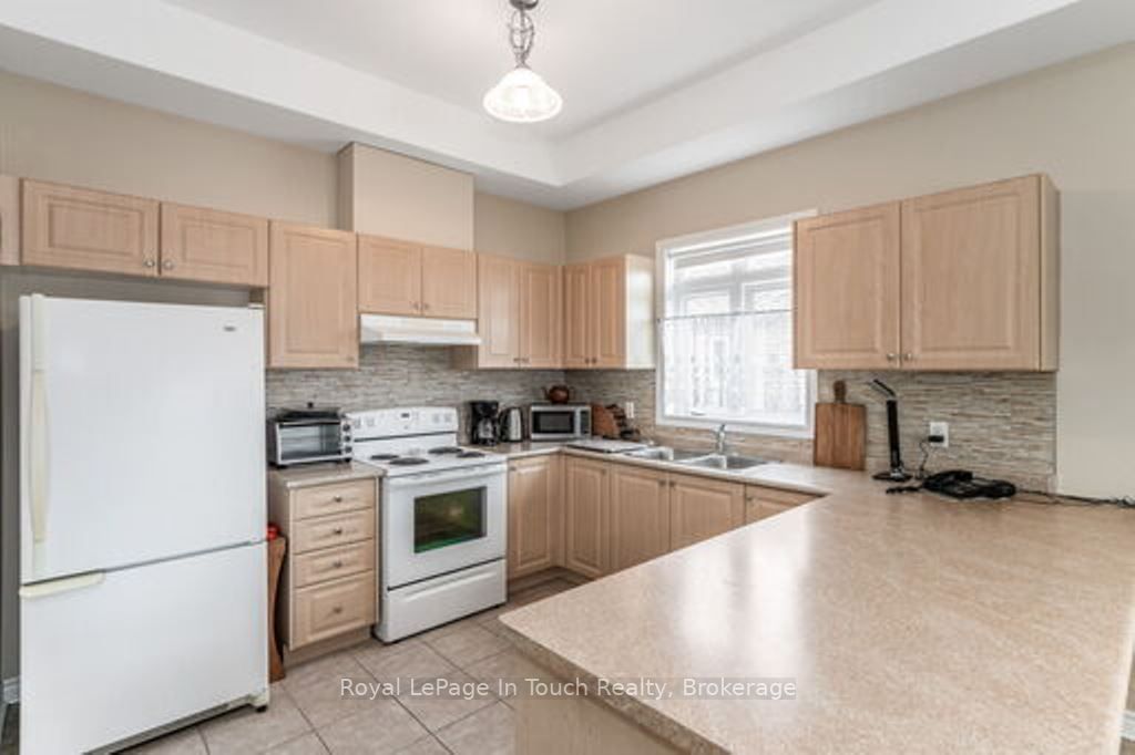 459 Shewfelt Cres