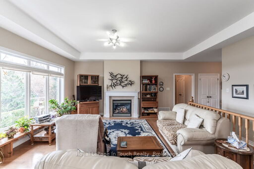 459 Shewfelt Cres