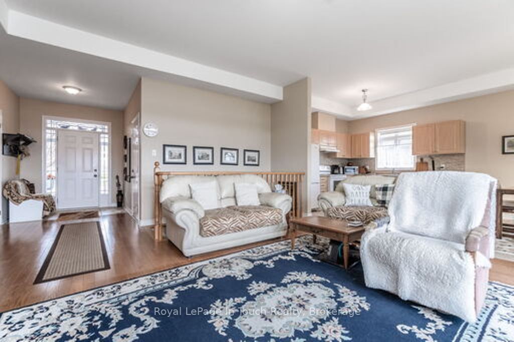 459 Shewfelt Cres
