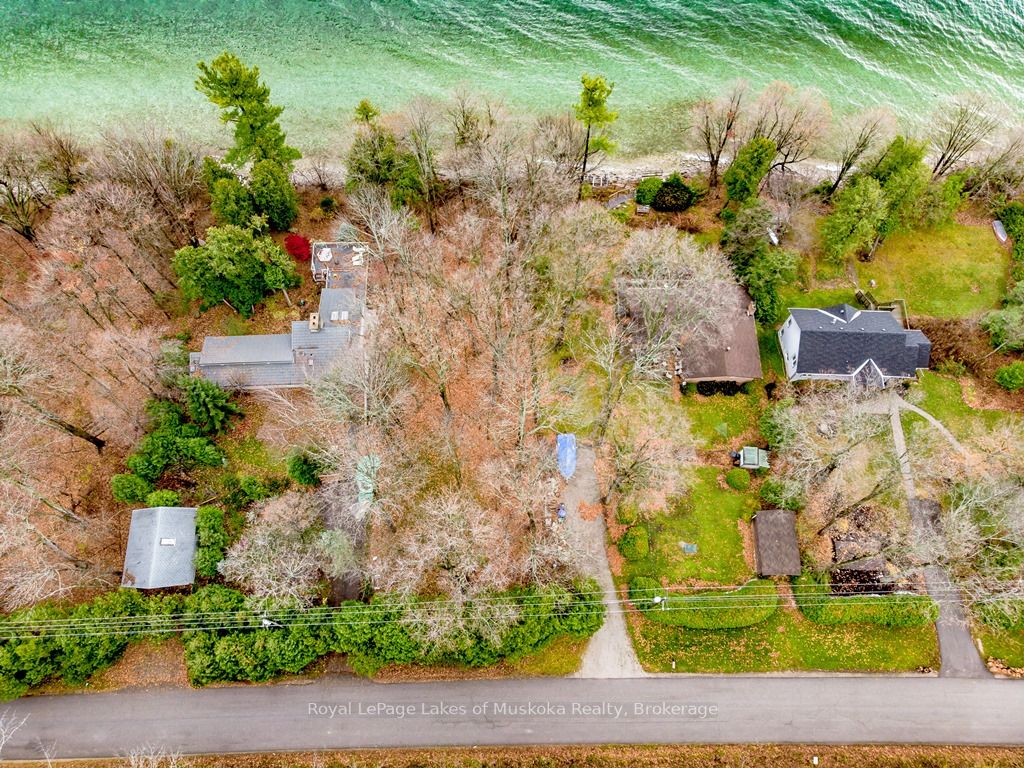 1069 Woodland Dr