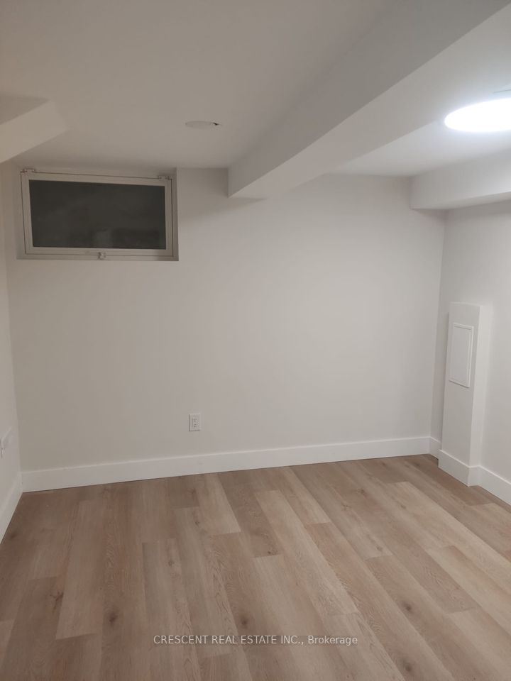 261 Barrie Rd, #Lower
