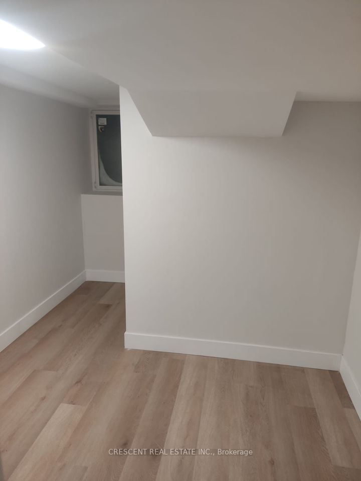 261 Barrie Rd, #Lower
