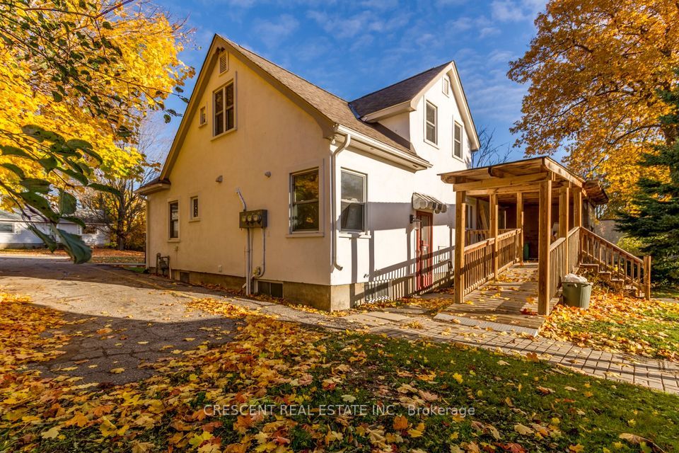 261 Barrie Rd, #Lower