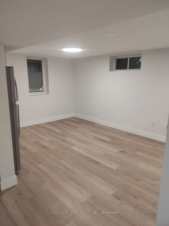 261 Barrie Rd, #Lower