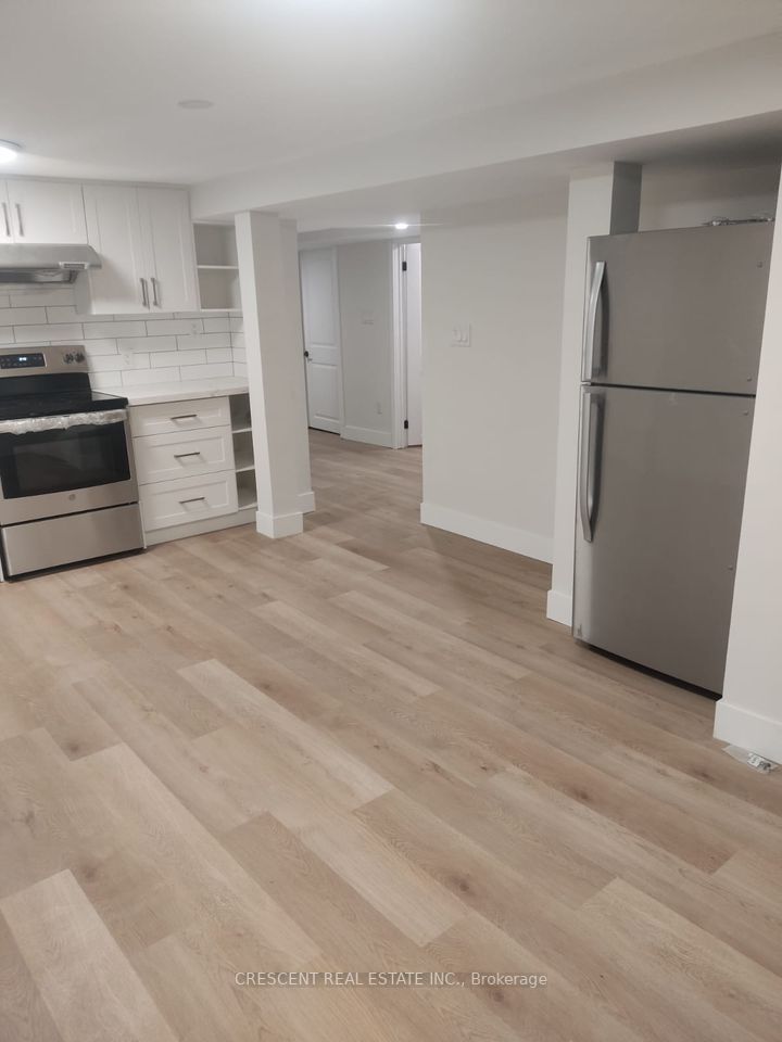 261 Barrie Rd, #Lower