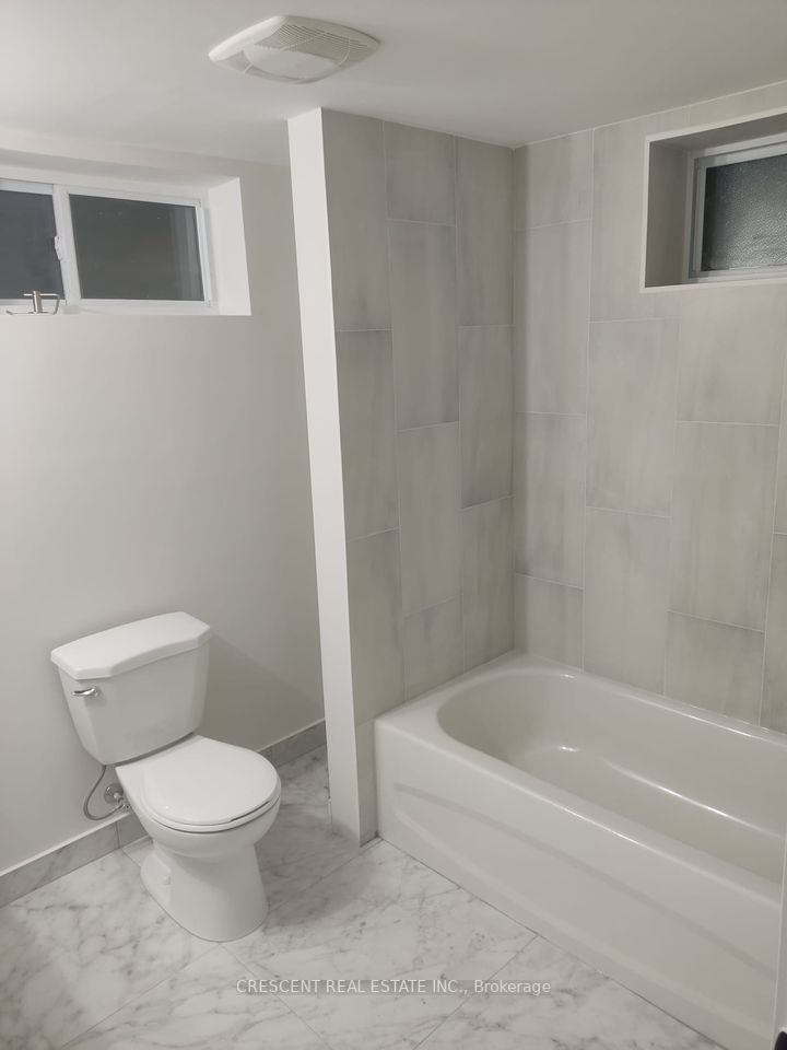 261 Barrie Rd, #Lower