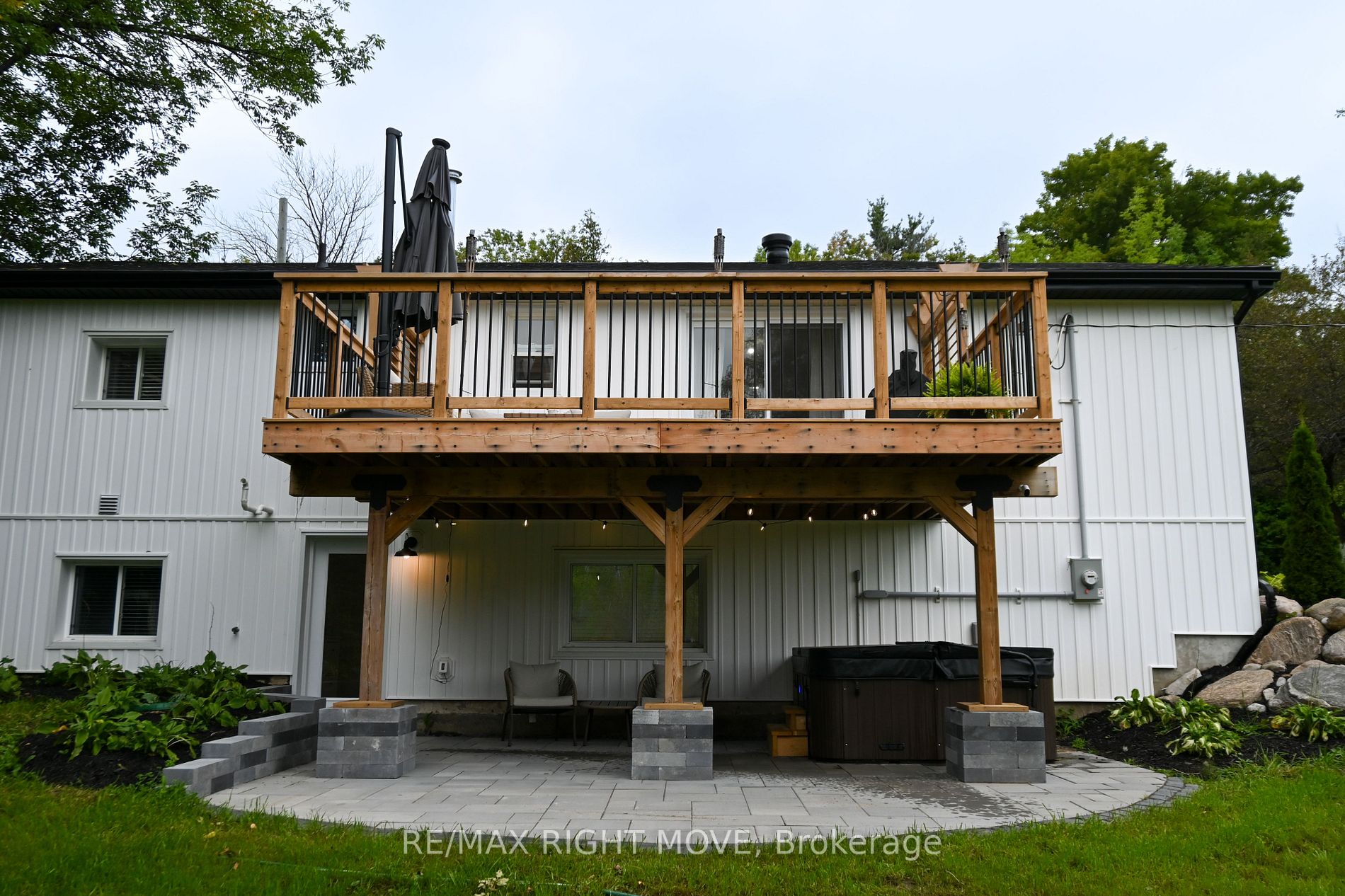 4287 Huronia Rd