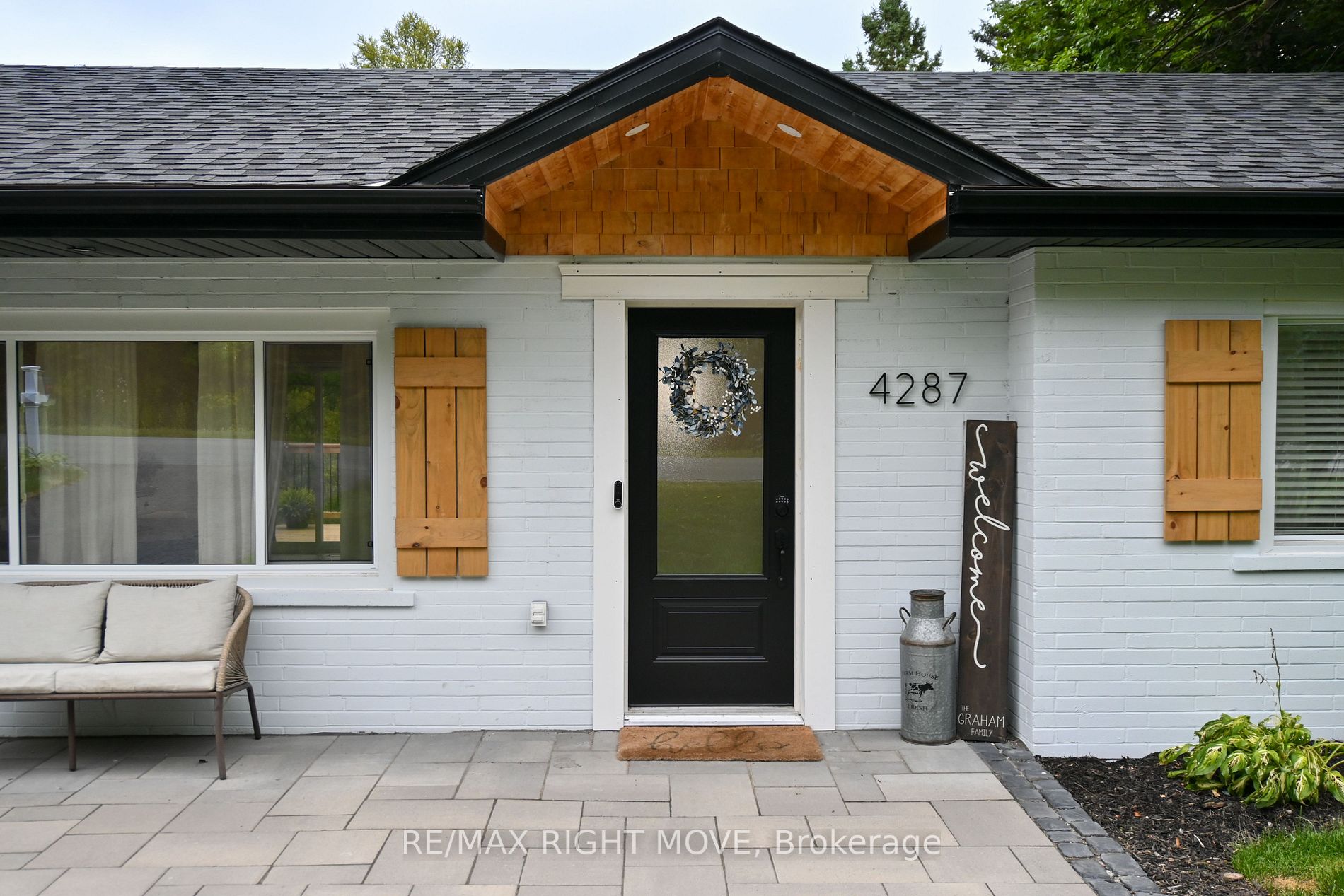 4287 Huronia Rd