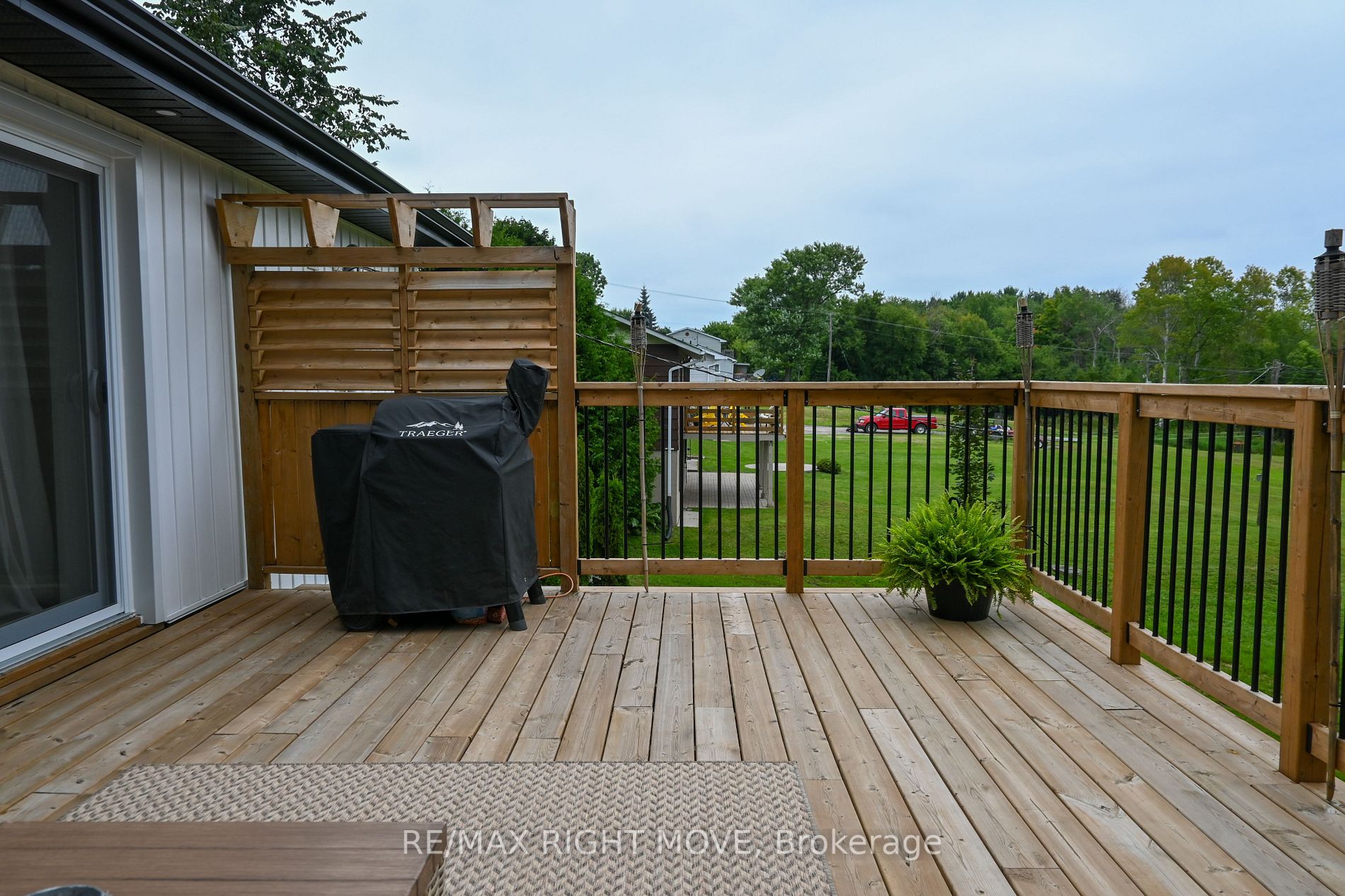 4287 Huronia Rd